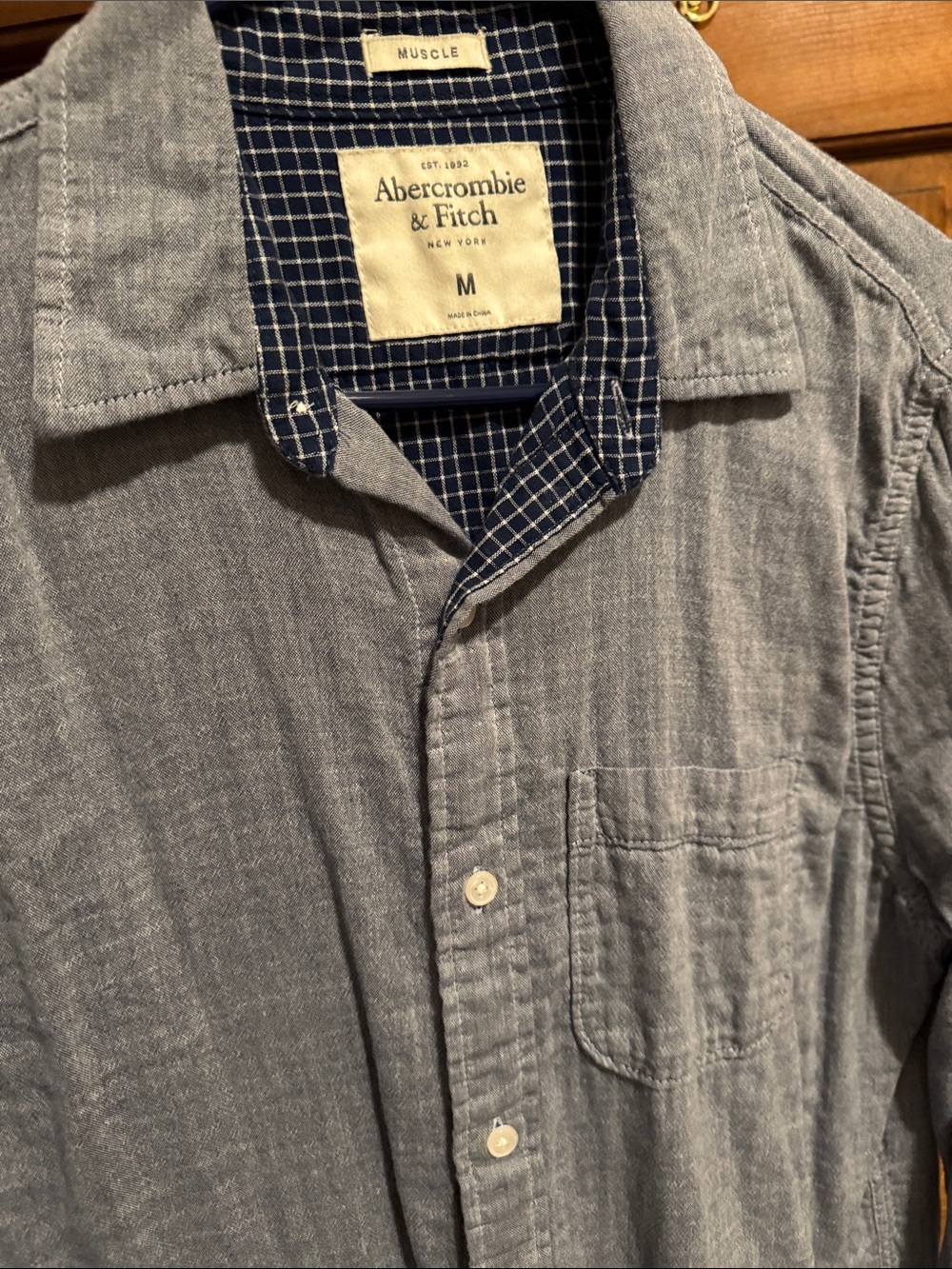 Abercrombie & Fitch Men’s Light Blue Casual Button-Down Shirt - Picture 4 of 7